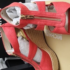 Michael Kors Damita Wedge Heels in Watermelon. Size 7